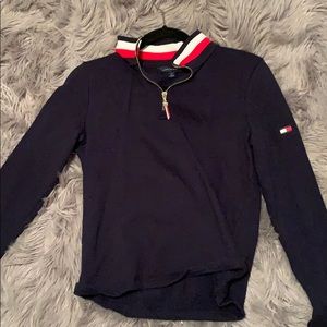 Tommy Hilfiger sweatshirt (SMALL)